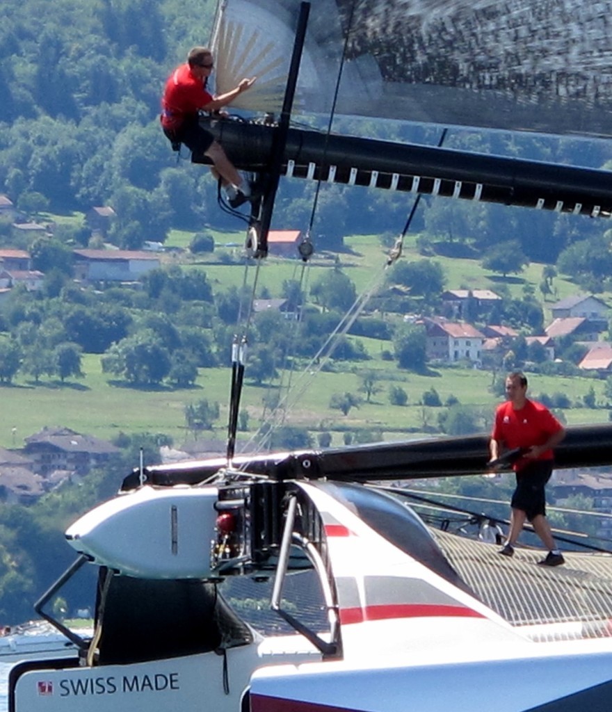 7 - Main boom clew, traveller and engine. Alinghi 5 has no mainsheet, with the mainsail being trimmed only by the two rams visible in this photo. © Sail-World (JPJ) www.sail-world.com